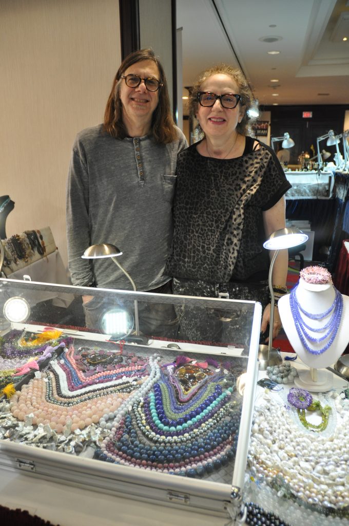 Bead It Gemstones Logo